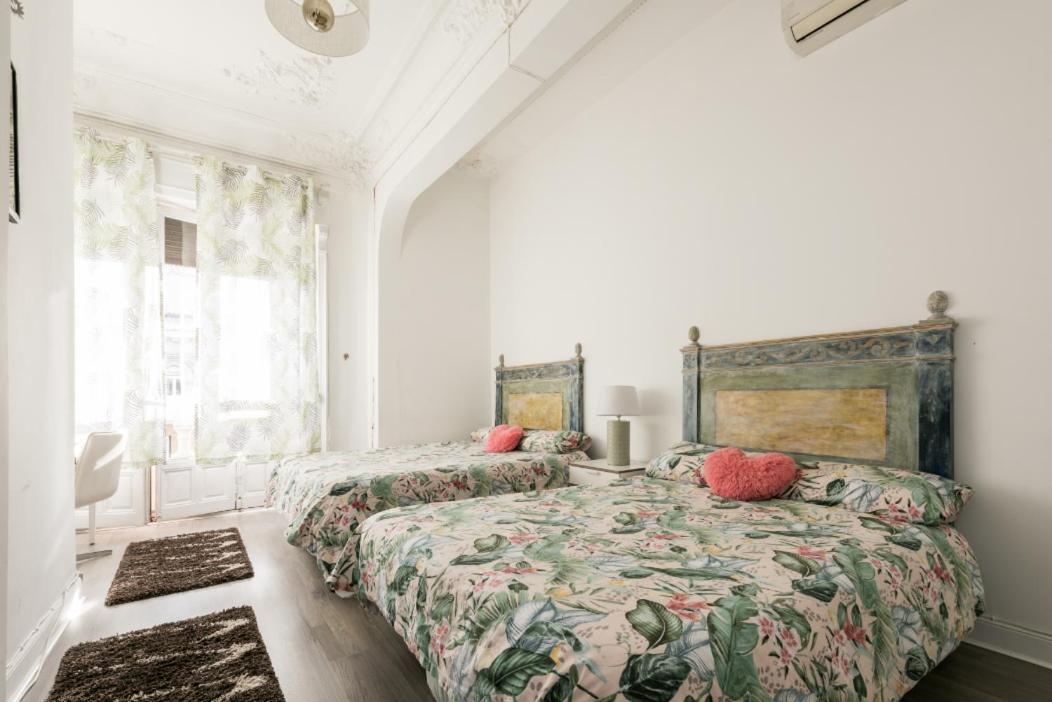 M&F 7 Rooms/7 Bathrooms Over Gran Via Madrid Buitenkant foto