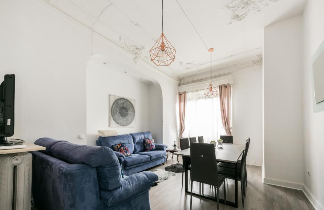 M&F 7 Rooms/7 Bathrooms Over Gran Via Madrid Buitenkant foto