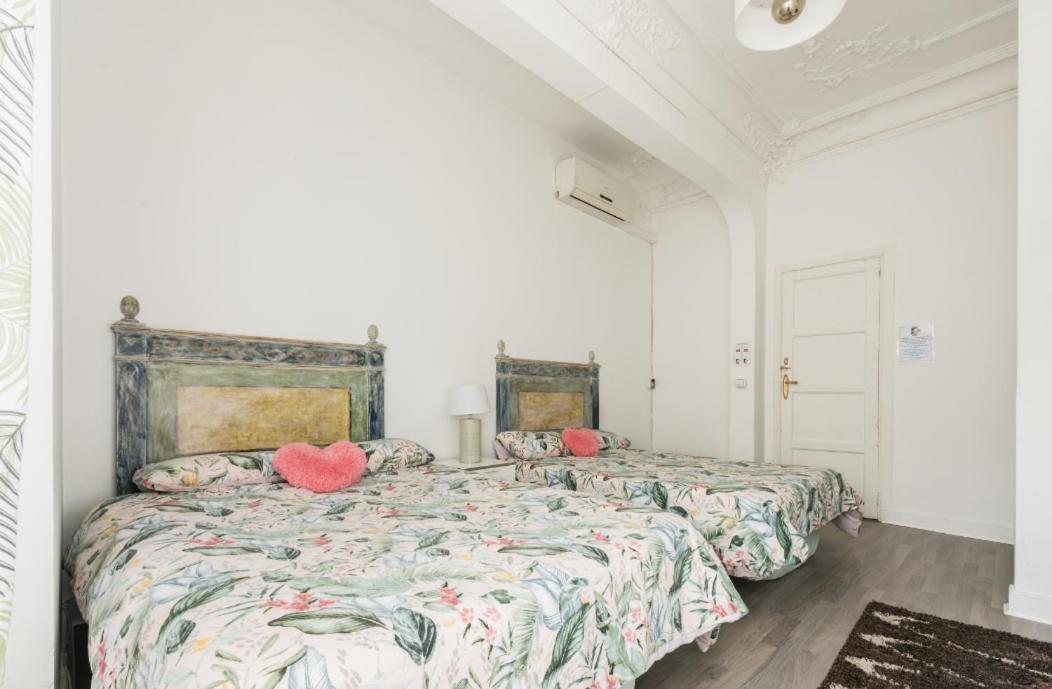 M&F 7 Rooms/7 Bathrooms Over Gran Via Madrid Buitenkant foto