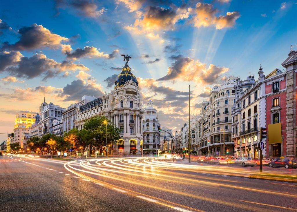M&F 7 Rooms/7 Bathrooms Over Gran Via Madrid Buitenkant foto