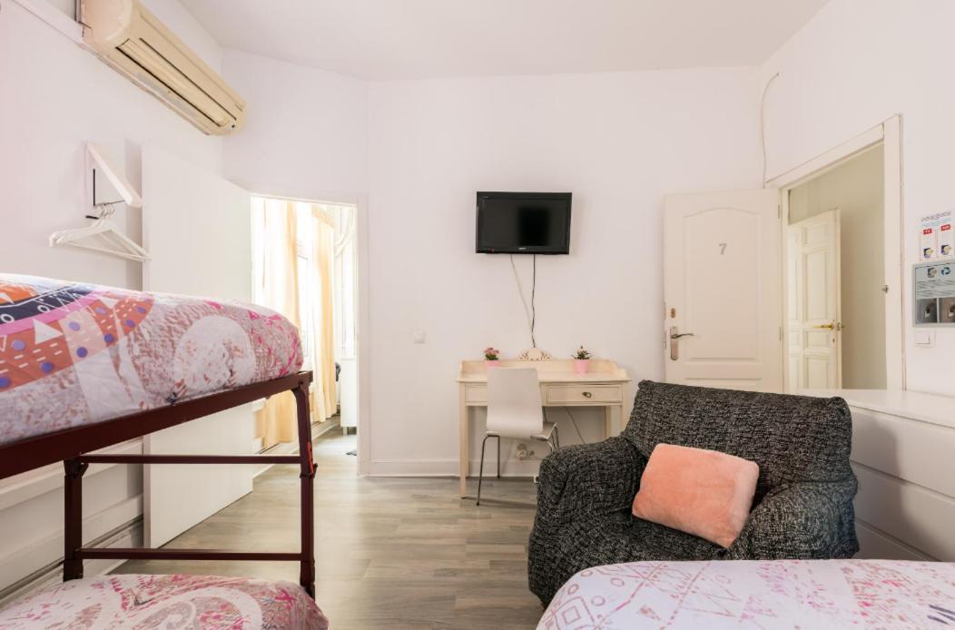 M&F 7 Rooms/7 Bathrooms Over Gran Via Madrid Buitenkant foto