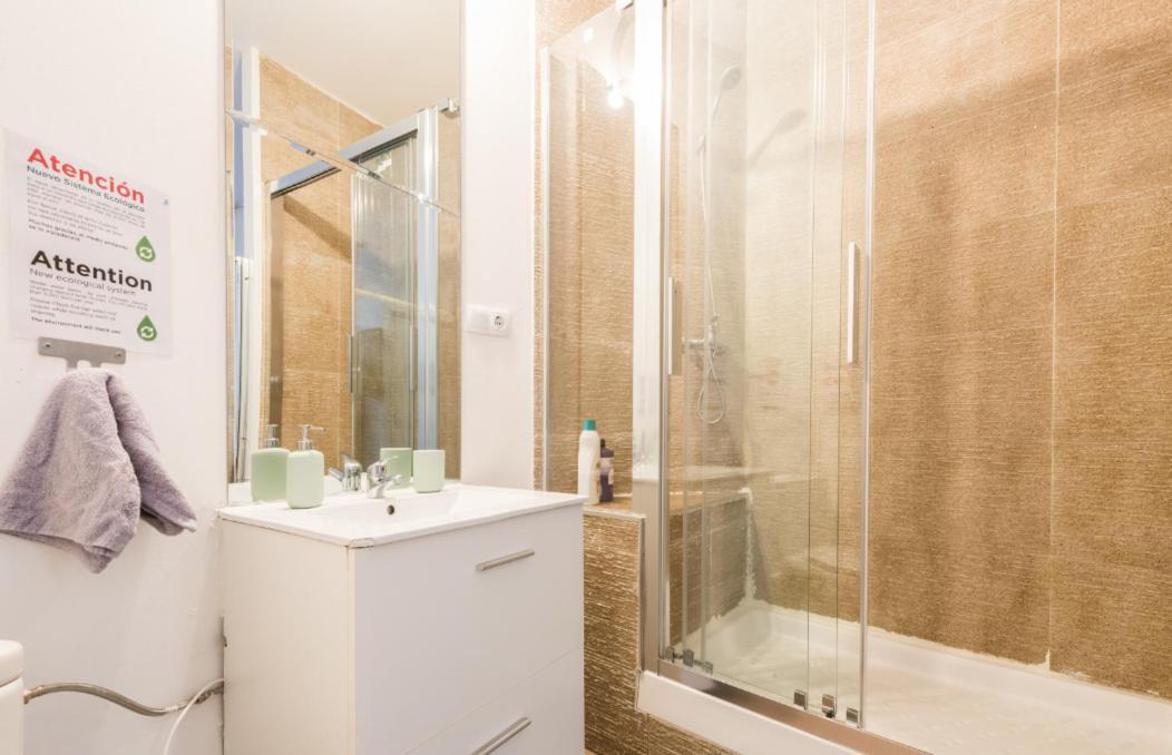 M&F 7 Rooms/7 Bathrooms Over Gran Via Madrid Buitenkant foto
